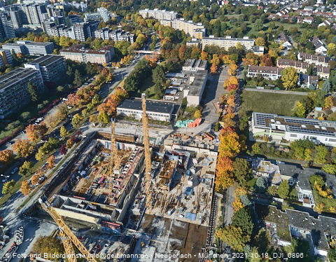 18.10.2021 - Marx-Zentrum, Studentenwohnheim und Wohnanlage Karl-Marx-Ring 52-62 und KMR 53-57c