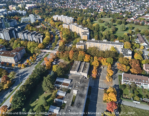 18.10.2021 - Marx-Zentrum, Studentenwohnheim und Wohnanlage Karl-Marx-Ring 52-62 und KMR 53-57c