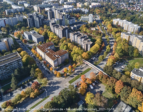 18.10.2021 - Marx-Zentrum, Studentenwohnheim und Wohnanlage Karl-Marx-Ring 52-62 und KMR 53-57c