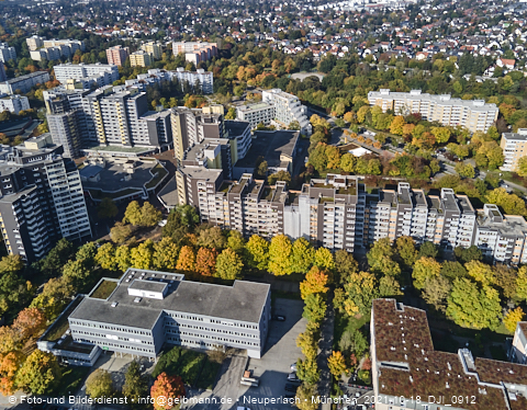 18.10.2021 - Marx-Zentrum, Studentenwohnheim und Wohnanlage Karl-Marx-Ring 52-62 und KMR 53-57c