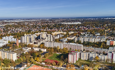 31.10.2021 - Marx-Zentrum, Studentenwohnheim und Wohnanlage Karl-Marx-Ring 52-62 und KMR 53-57c