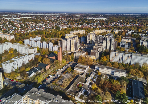 31.10.2021 - Marx-Zentrum, Studentenwohnheim und Wohnanlage Karl-Marx-Ring 52-62 und KMR 53-57c