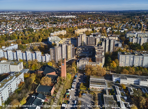 31.10.2021 - Marx-Zentrum, Studentenwohnheim und Wohnanlage Karl-Marx-Ring 52-62 und KMR 53-57c