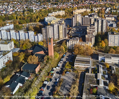31.10.2021 - Marx-Zentrum, Studentenwohnheim und Wohnanlage Karl-Marx-Ring 52-62 und KMR 53-57c