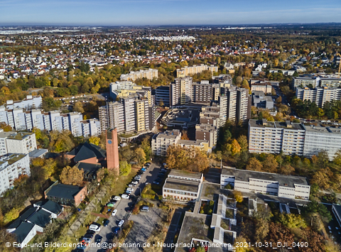 31.10.2021 - Marx-Zentrum, Studentenwohnheim und Wohnanlage Karl-Marx-Ring 52-62 und KMR 53-57c