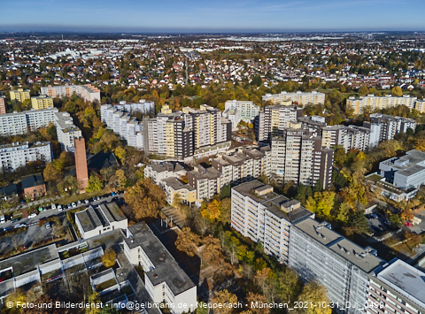 31.10.2021 - Marx-Zentrum, Studentenwohnheim und Wohnanlage Karl-Marx-Ring 52-62 und KMR 53-57c
