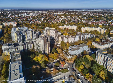 31.10.2021 - Marx-Zentrum, Studentenwohnheim und Wohnanlage Karl-Marx-Ring 52-62 und KMR 53-57c