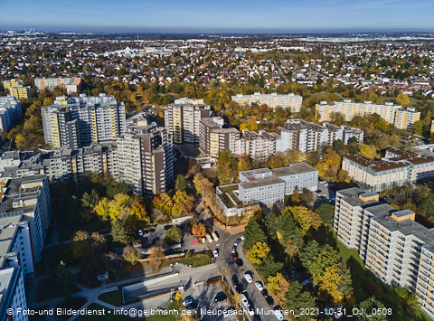 31.10.2021 - Marx-Zentrum, Studentenwohnheim und Wohnanlage Karl-Marx-Ring 52-62 und KMR 53-57c