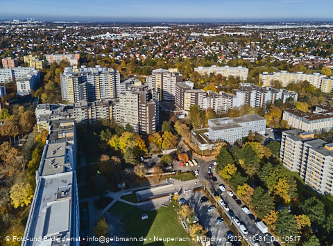 31.10.2021 - Marx-Zentrum, Studentenwohnheim und Wohnanlage Karl-Marx-Ring 52-62 und KMR 53-57c