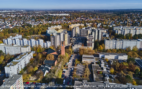 31.10.2021 - Marx-Zentrum, Studentenwohnheim und Wohnanlage Karl-Marx-Ring 52-62 und KMR 53-57c