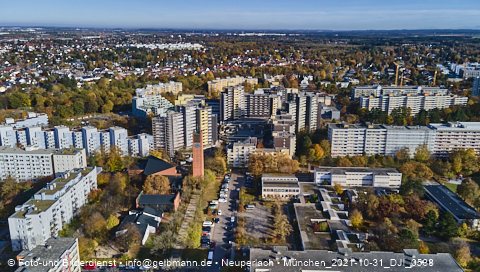 31.10.2021 - Marx-Zentrum, Studentenwohnheim und Wohnanlage Karl-Marx-Ring 52-62 und KMR 53-57c