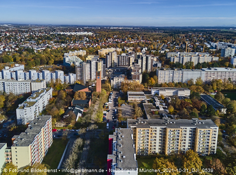 31.10.2021 - Marx-Zentrum, Studentenwohnheim und Wohnanlage Karl-Marx-Ring 52-62 und KMR 53-57c