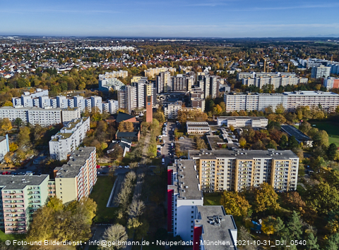 31.10.2021 - Marx-Zentrum, Studentenwohnheim und Wohnanlage Karl-Marx-Ring 52-62 und KMR 53-57c