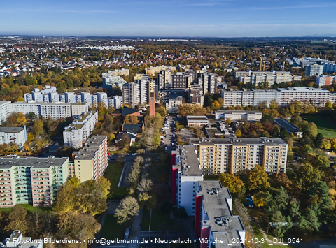 31.10.2021 - Marx-Zentrum, Studentenwohnheim und Wohnanlage Karl-Marx-Ring 52-62 und KMR 53-57c