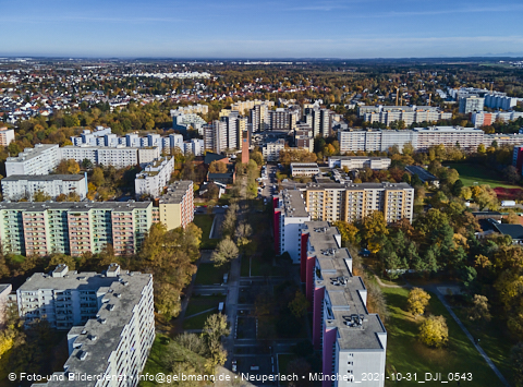 31.10.2021 - Marx-Zentrum, Studentenwohnheim und Wohnanlage Karl-Marx-Ring 52-62 und KMR 53-57c