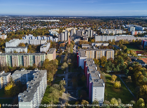 31.10.2021 - Marx-Zentrum, Studentenwohnheim und Wohnanlage Karl-Marx-Ring 52-62 und KMR 53-57c