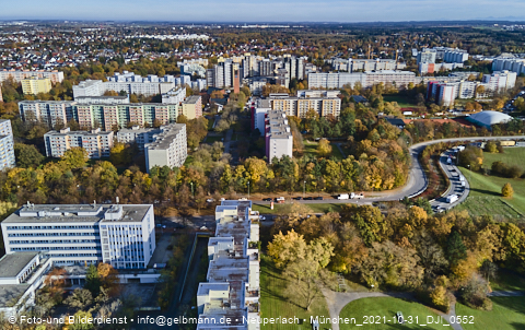 31.10.2021 - Marx-Zentrum, Studentenwohnheim und Wohnanlage Karl-Marx-Ring 52-62 und KMR 53-57c