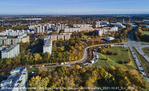 31.10.2021 - Marx-Zentrum, Studentenwohnheim und Wohnanlage Karl-Marx-Ring 52-62 und KMR 53-57c