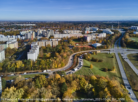 31.10.2021 - Marx-Zentrum, Studentenwohnheim und Wohnanlage Karl-Marx-Ring 52-62 und KMR 53-57c