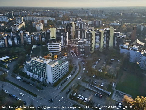 09.11.2021 - Marx-Zentrum, Studentenwohnheim und Wohnanlage Karl-Marx-Ring 52-62 und KMR 53-57c