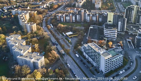 09.11.2021 - Marx-Zentrum, Studentenwohnheim und Wohnanlage Karl-Marx-Ring 52-62 und KMR 53-57c