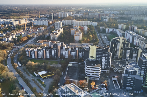 09.11.2021 - Marx-Zentrum, Studentenwohnheim und Wohnanlage Karl-Marx-Ring 52-62 und KMR 53-57c