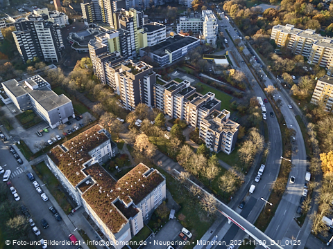 09.11.2021 - Marx-Zentrum, Studentenwohnheim und Wohnanlage Karl-Marx-Ring 52-62 und KMR 53-57c