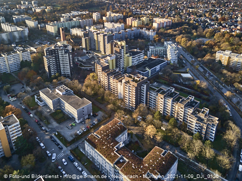 09.11.2021 - Marx-Zentrum, Studentenwohnheim und Wohnanlage Karl-Marx-Ring 52-62 und KMR 53-57c
