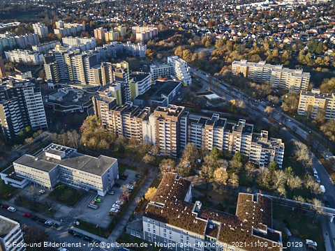 09.11.2021 - Marx-Zentrum, Studentenwohnheim und Wohnanlage Karl-Marx-Ring 52-62 und KMR 53-57c