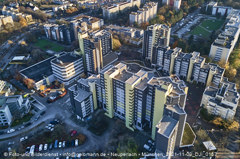 09.11.2021 - Marx-Zentrum, Studentenwohnheim und Wohnanlage Karl-Marx-Ring 52-62 und KMR 53-57c
