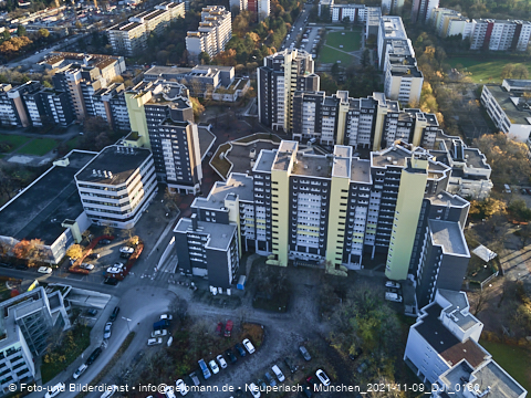 09.11.2021 - Marx-Zentrum, Studentenwohnheim und Wohnanlage Karl-Marx-Ring 52-62 und KMR 53-57c