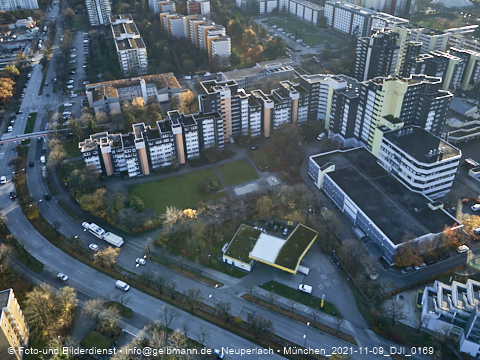 09.11.2021 - Marx-Zentrum, Studentenwohnheim und Wohnanlage Karl-Marx-Ring 52-62 und KMR 53-57c