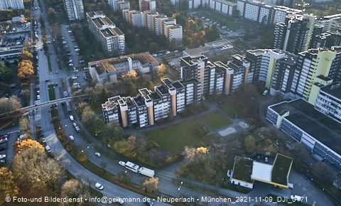 09.11.2021 - Marx-Zentrum, Studentenwohnheim und Wohnanlage Karl-Marx-Ring 52-62 und KMR 53-57c