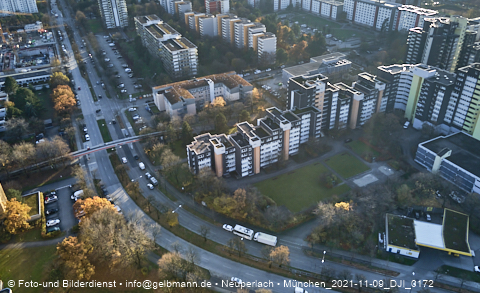 09.11.2021 - Marx-Zentrum, Studentenwohnheim und Wohnanlage Karl-Marx-Ring 52-62 und KMR 53-57c