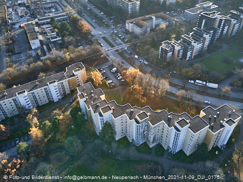 09.11.2021 - Marx-Zentrum, Studentenwohnheim und Wohnanlage Karl-Marx-Ring 52-62 und KMR 53-57c