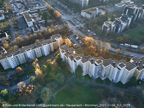 09.11.2021 - Marx-Zentrum, Studentenwohnheim und Wohnanlage Karl-Marx-Ring 52-62 und KMR 53-57c