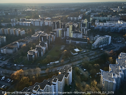 09.11.2021 - Marx-Zentrum, Studentenwohnheim und Wohnanlage Karl-Marx-Ring 52-62 und KMR 53-57c