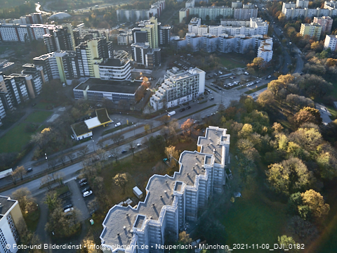 09.11.2021 - Marx-Zentrum, Studentenwohnheim und Wohnanlage Karl-Marx-Ring 52-62 und KMR 53-57c