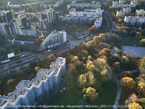 09.11.2021 - Marx-Zentrum, Studentenwohnheim und Wohnanlage Karl-Marx-Ring 52-62 und KMR 53-57c