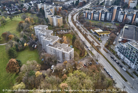 19.11.2021 - Marx-Zentrum, Studentenwohnheim und Wohnanlage Karl-Marx-Ring 52-62 und KMR 53-57c