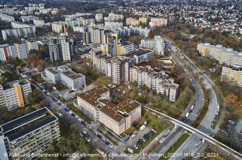 19.11.2021 - Marx-Zentrum, Studentenwohnheim und Wohnanlage Karl-Marx-Ring 52-62 und KMR 53-57c