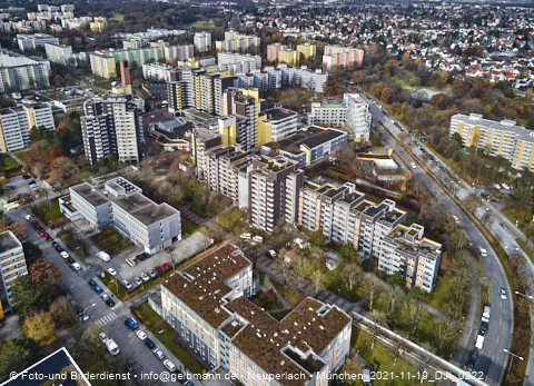 19.11.2021 - Marx-Zentrum, Studentenwohnheim und Wohnanlage Karl-Marx-Ring 52-62 und KMR 53-57c