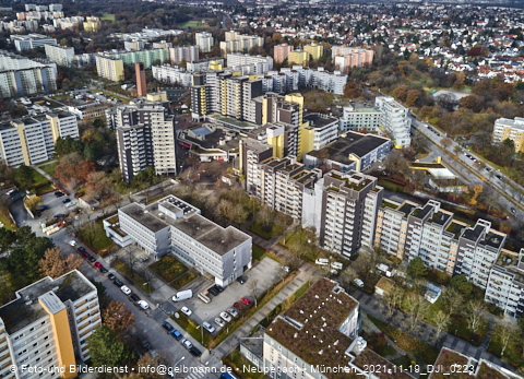 19.11.2021 - Marx-Zentrum, Studentenwohnheim und Wohnanlage Karl-Marx-Ring 52-62 und KMR 53-57c