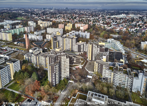 19.11.2021 - Marx-Zentrum, Studentenwohnheim und Wohnanlage Karl-Marx-Ring 52-62 und KMR 53-57c
