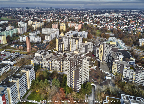 19.11.2021 - Marx-Zentrum, Studentenwohnheim und Wohnanlage Karl-Marx-Ring 52-62 und KMR 53-57c