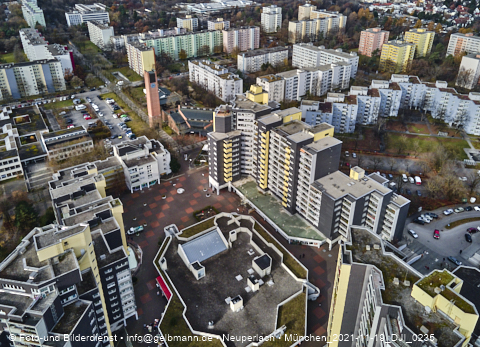 19.11.2021 - Marx-Zentrum, Studentenwohnheim und Wohnanlage Karl-Marx-Ring 52-62 und KMR 53-57c