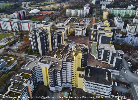 19.11.2021 - Marx-Zentrum, Studentenwohnheim und Wohnanlage Karl-Marx-Ring 52-62 und KMR 53-57c