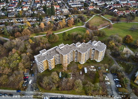 19.11.2021 - Marx-Zentrum, Studentenwohnheim und Wohnanlage Karl-Marx-Ring 52-62 und KMR 53-57c