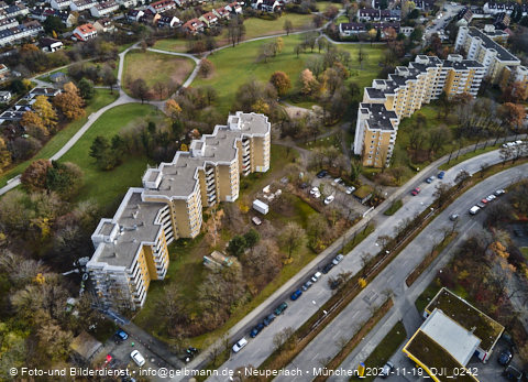 19.11.2021 - Marx-Zentrum, Studentenwohnheim und Wohnanlage Karl-Marx-Ring 52-62 und KMR 53-57c