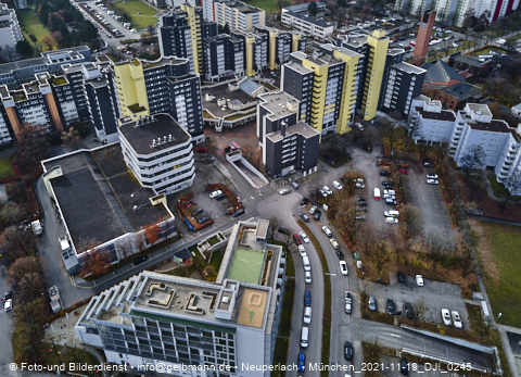 19.11.2021 - Marx-Zentrum, Studentenwohnheim und Wohnanlage Karl-Marx-Ring 52-62 und KMR 53-57c